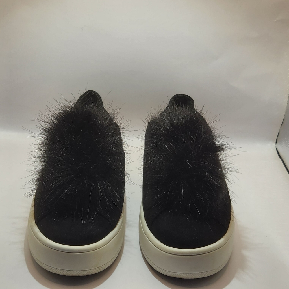 Steve Madden Bryanne Black Pom Pom Platform Sneakers Size 5.5